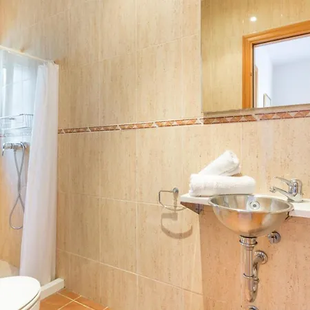 Villa Sleeps 6