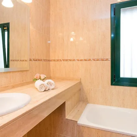 Sleeps 6 Lloret de Mar