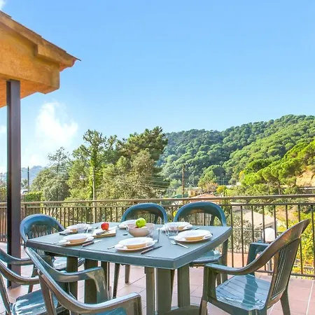 Sleeps 6 Villa Lloret de Mar