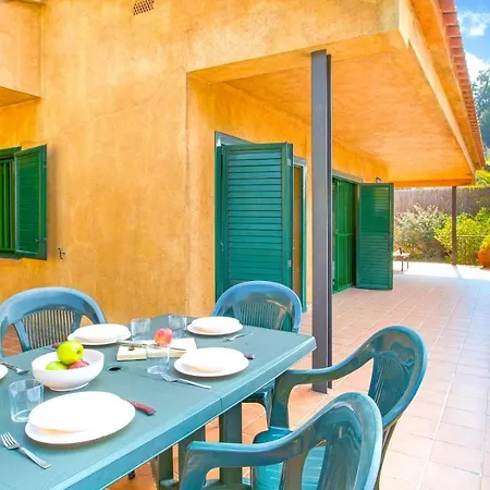 Sleeps 6 Villa