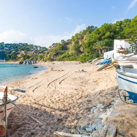 Villa Sleeps 6 Lloret de Mar
